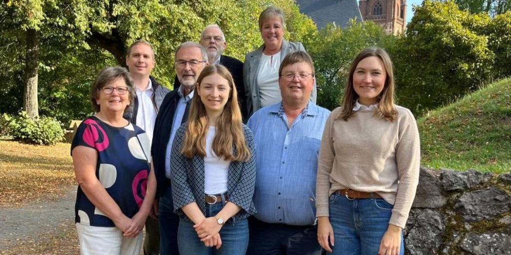 Neuer Vorstand gewählt, Der neue Vorstand: Sabine Debus, David Reese, Dr. Werner Pohlmann, Günter Noll, Olivia Schöneweiß, Beate Hoffmann, Hubert Hecker, Rebecca Reese