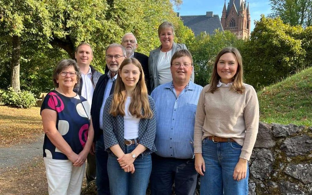 Neuer Vorstand gewählt, Der neue Vorstand: Sabine Debus, David Reese, Dr. Werner Pohlmann, Günter Noll, Olivia Schöneweiß, Beate Hoffmann, Hubert Hecker, Rebecca Reese